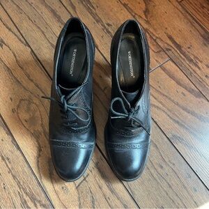 Worthington lace up heeled bootie